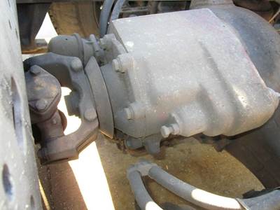 Rockwell RD20145 Front Differential for a Freightliner COLUMBIA 120