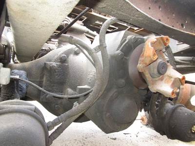 Rockwell RD20145 Front Differential for a Volvo VNL