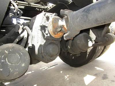 Rockwell RD20145 Front Differential for a Freightliner COLUMBIA 120