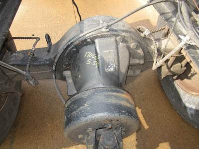 Eaton 17060-S Rear Differential for a International 4300