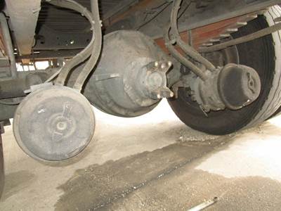 Eaton 17060-S Rear Differential for a International 4300