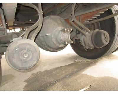 Eaton 17060-S Rear Differential for a International 4300