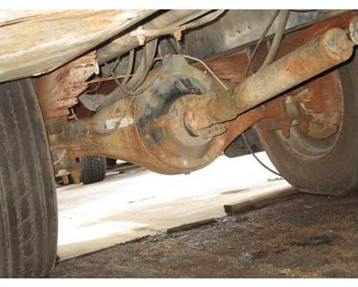 Eaton 19050-S Rear Differential for a GMC C7000
