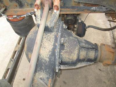 Rockwell MR20143 Rear Differential for a Volvo VNL