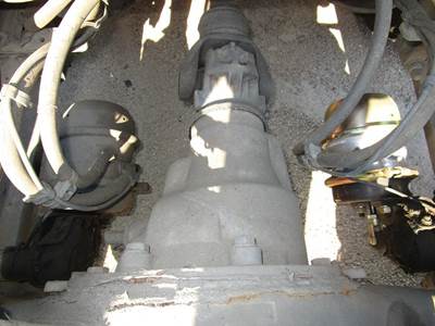 Rockwell MR2014X Rear Differential for a Freightliner CASCADIA 125