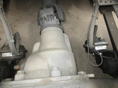 Rockwell MR2014X Rear Differential for a Freightliner CASCADIA 125