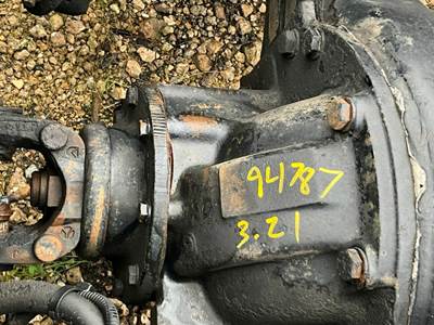 Rockwell RR20145 Rear Differential for a Freightliner COLUMBIA 120