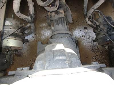 Rockwell RS20145 Rear Differential for a Volvo VNL
