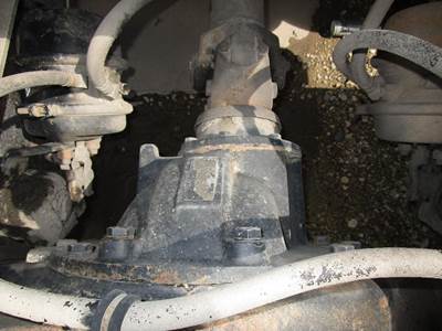 Rockwell RS20145 Rear Differential for a Freightliner FLD120