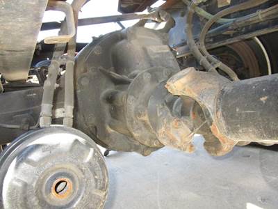 Rockwell RS23161 Rear Differential for a Freightliner CASCADIA