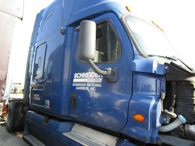 Freightliner Cascadia Right Front Door Assembly for a Freightliner CASCADIA 125