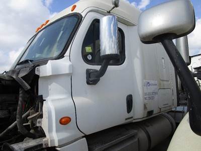 Freightliner Cascadia Left Front Door Assembly for a Freightliner CASCADIA 125
