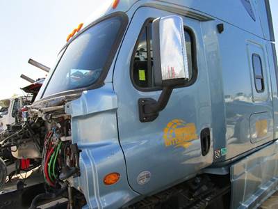 Freightliner Cascadia Left Front Door Assembly for a Freightliner CASCADIA 125