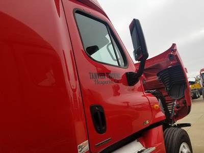 Freightliner Cascadia Front Door Assembly for a Freightliner CASCADIA 125