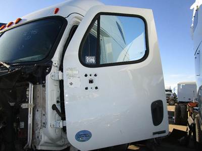 Freightliner Cascadia Left Front Door Assembly for a Freightliner CASCADIA 125