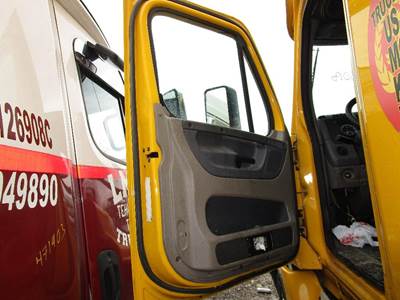 Freightliner Cascadia Left Front Door Assembly for a Freightliner CASCADIA 125