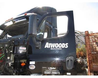 Freightliner Cascadia Left Front Door Assembly for a Freightliner CASCADIA 125