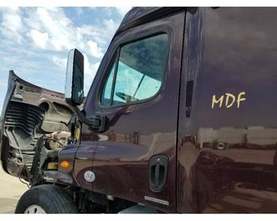 Freightliner Cascadia Left Front Door Assembly for a Freightliner CASCADIA 125