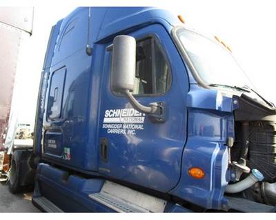 Freightliner Cascadia Right Front Door Assembly for a Freightliner CASCADIA 125