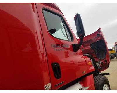 Freightliner Cascadia Front Door Assembly for a Freightliner CASCADIA 125