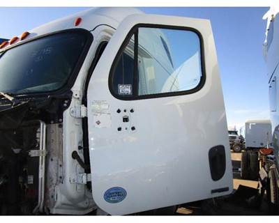 Freightliner Cascadia Left Front Door Assembly for a Freightliner CASCADIA 125