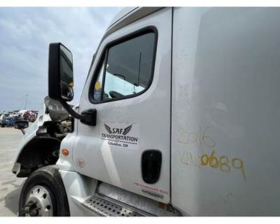Freightliner Cascadia Left Front Door Assembly for a Freightliner CASCADIA 125