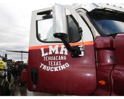 Freightliner Cascadia Right Front Door Assembly