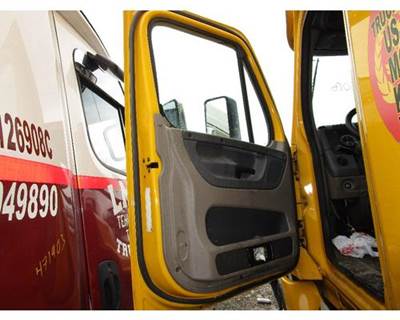 Freightliner Cascadia Left Front Door Assembly for a Freightliner CASCADIA 125