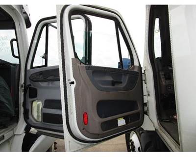 Freightliner Cascadia Left Front Door Assembly for a Freightliner CASCADIA 125