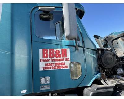 Freightliner Century Class Right Front Door Assembly for a Freightliner ST120