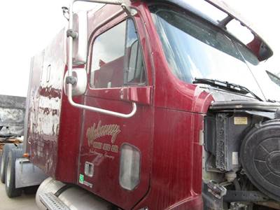 Freightliner Columbia Right Front Door Assembly for a Freightliner COLUMBIA 120