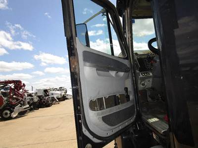 Freightliner Columbia Left Front Door Assembly for a Freightliner COLUMBIA 120