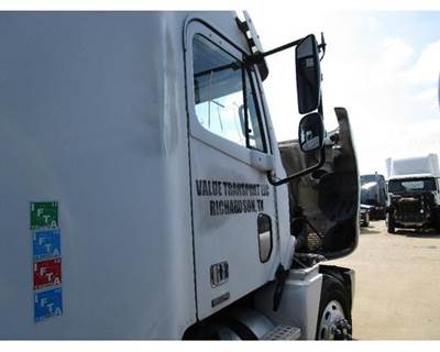 Freightliner Columbia Right Front Door Assembly for a Freightliner COLUMBIA 120