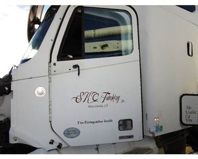 Freightliner Columbia Left Front Door Assembly for a Freightliner COLUMBIA 120