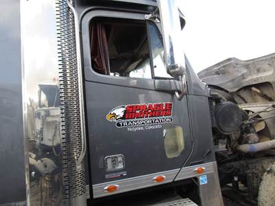 Freightliner Coronado Right Front Door Assembly for a Freightliner CORONADO 132