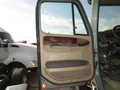 Freightliner Coronado Left Front Door Assembly for a Freightliner CORONADO 132