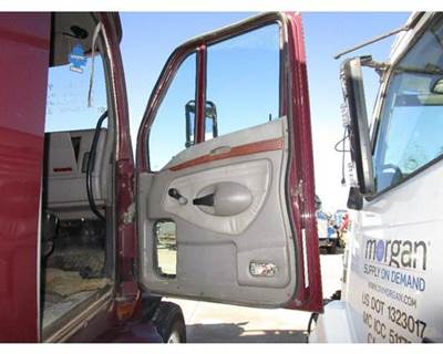 Kenworth T2000 Right Front Door Assembly