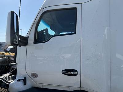 Kenworth T680 Left Front Door Assembly