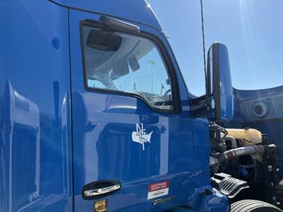 Kenworth T680 Right Front Door Assembly