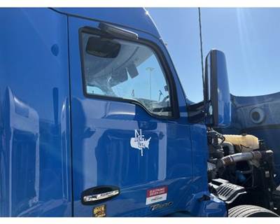 Kenworth T680 Right Front Door Assembly