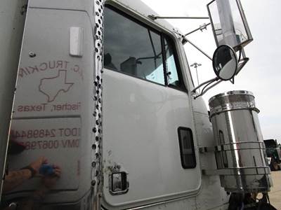 Kenworth W900 Right Front Door Assembly