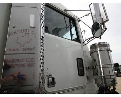 Kenworth W900 Right Front Door Assembly