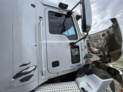 Mack Pinnacle CXU613 Right Front Door Assembly for a Mack CXU613