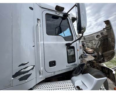 Mack Pinnacle CXU613 Right Front Door Assembly for a Mack CXU613