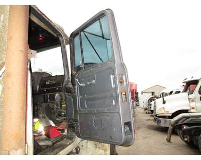 Mack RD688S Right Front Door Assembly