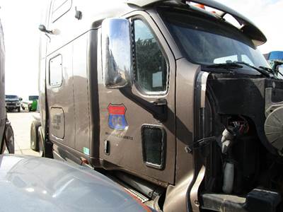 Peterbilt 387 Right Front Door Assembly