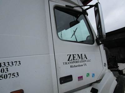 Volvo VNL Right Front Door Assembly