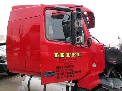 Volvo VNL Right Front Door Assembly