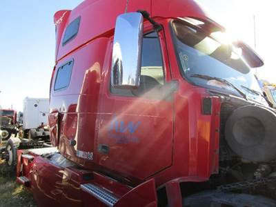 Volvo VNL Right Front Door Assembly