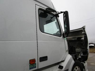 Volvo VNL Right Front Door Assembly